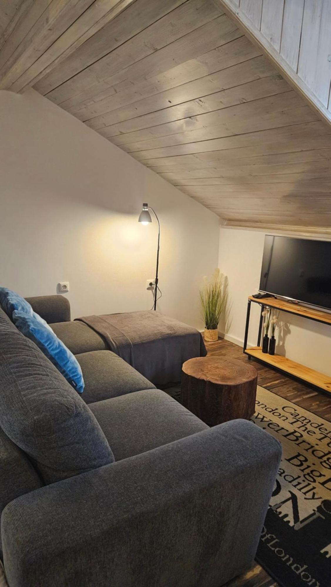 Studio Apartman Gradna Самобор Экстерьер фото